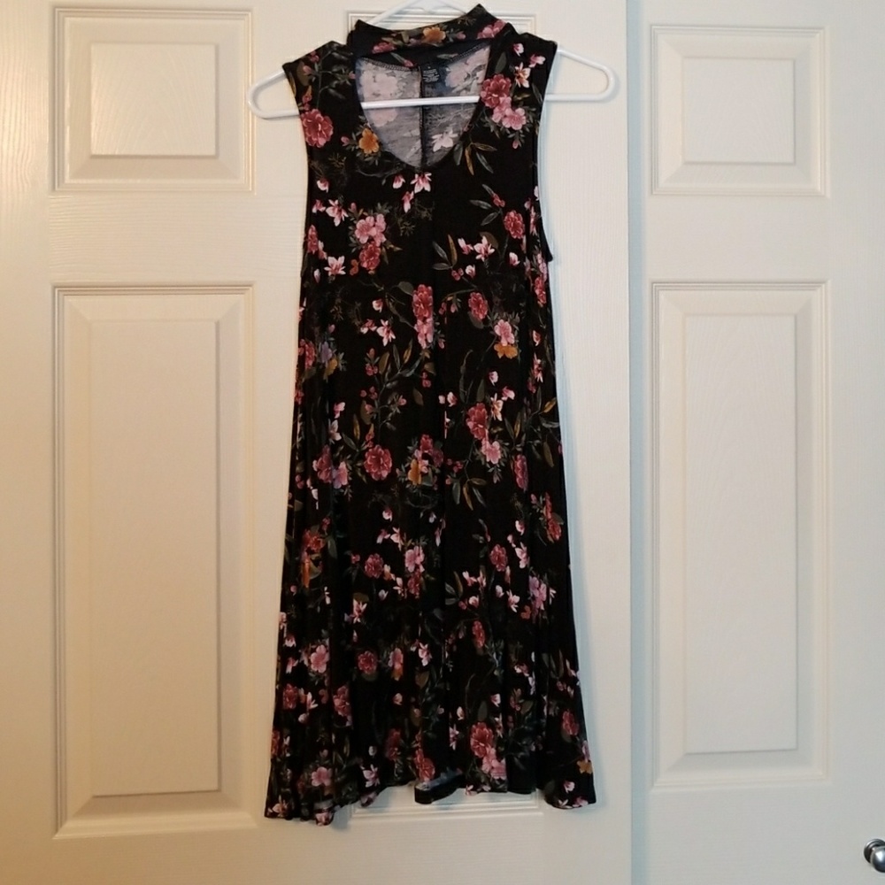 Rue 21 choker style floral dress